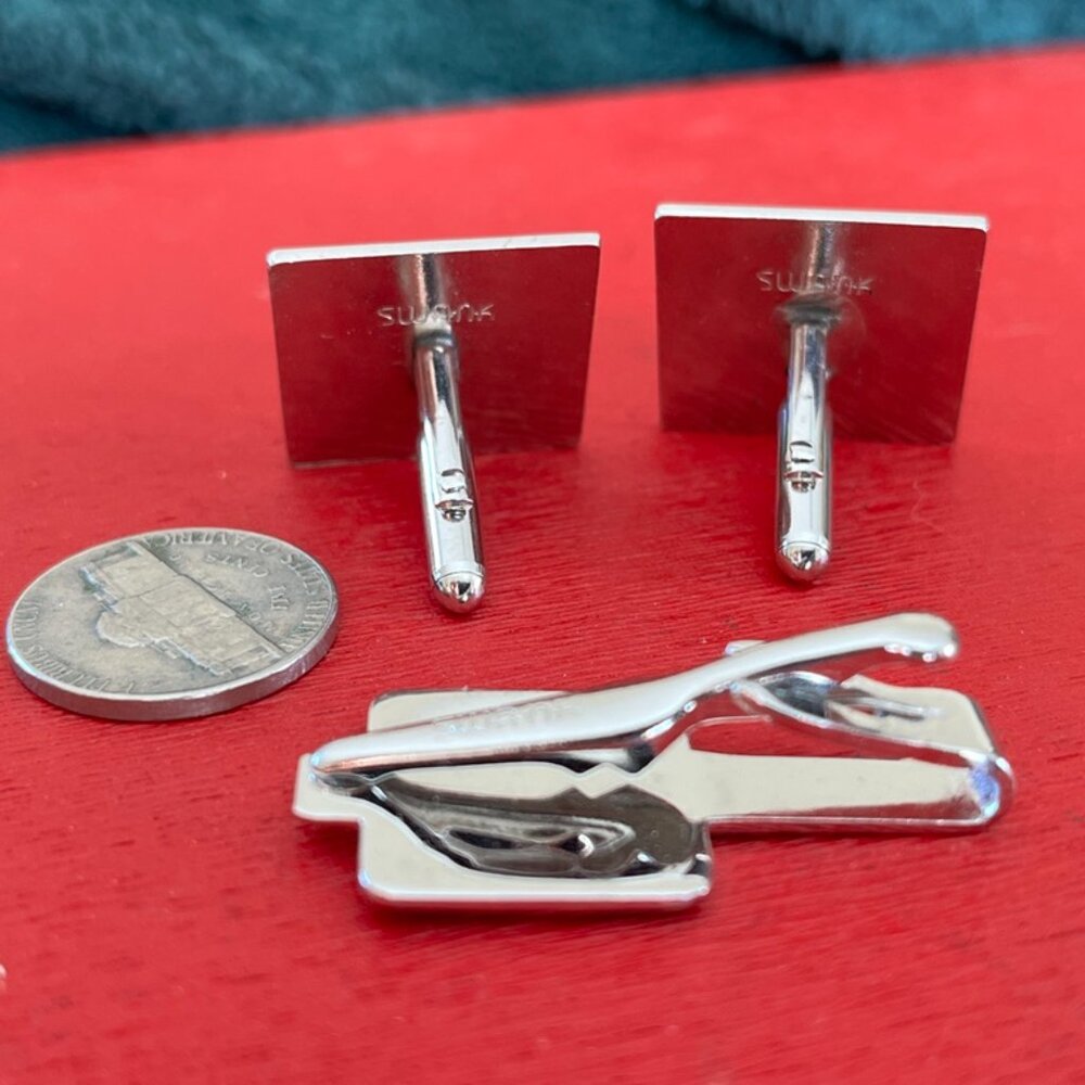 3/$30 🌟 Swank Silver Tone Lion Head Cufflinks & Tie Clip Set - Picture 2 of 6